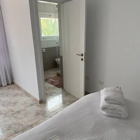 Tranquila, Playa Del Duque Holiday home