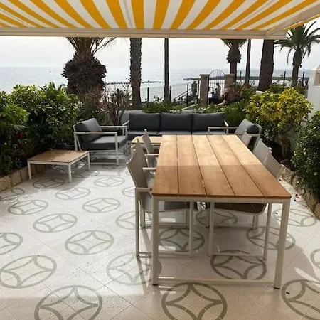 Tranquila, Playa Del Duque Holiday home *
