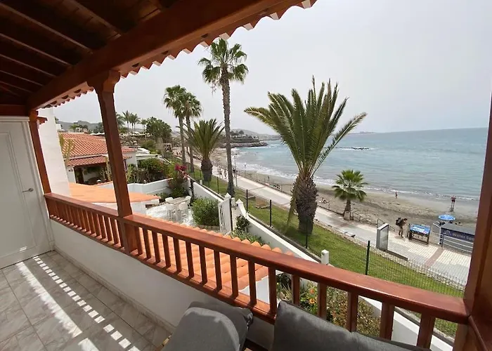 Tranquila, Playa Del Duque * 阿德耶